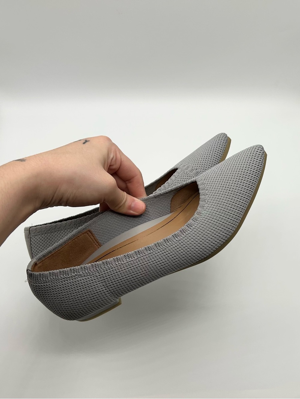 Vionic Grey Pointed Toe Comfort Flats Women’s Size 6 - Picture 3 of 7